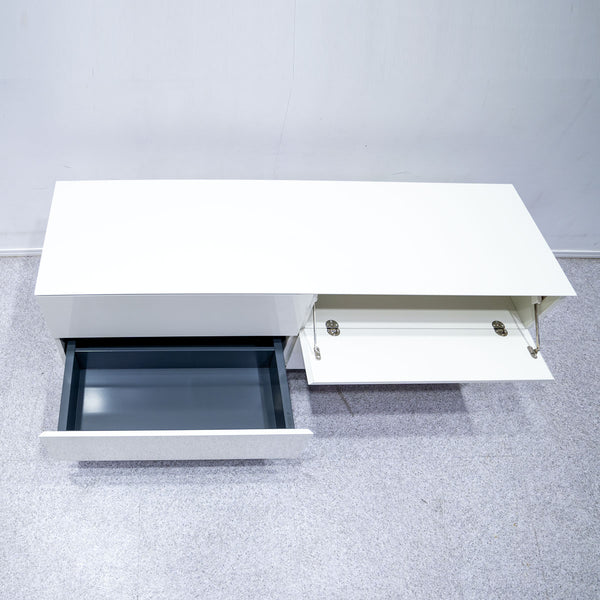 Cassina ixc. / LOTUS theater board