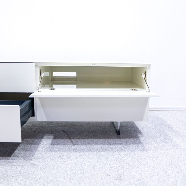 Cassina ixc. / LOTUS theater board