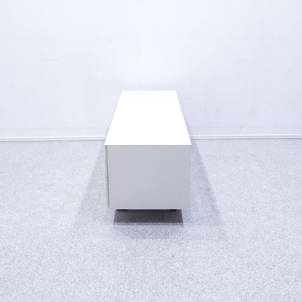 Cassina ixc. / LOTUS theater board