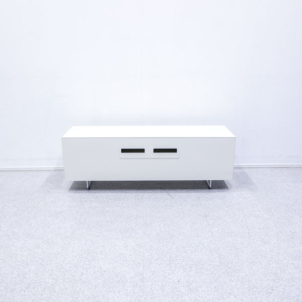 Cassina ixc. / LOTUS theater board