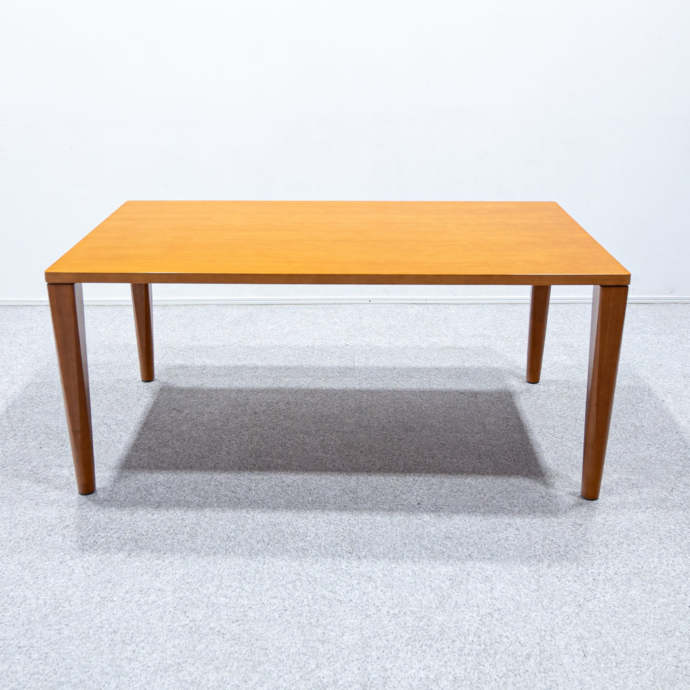 arflex / NS2F Dining Table, KUF Dining Chair