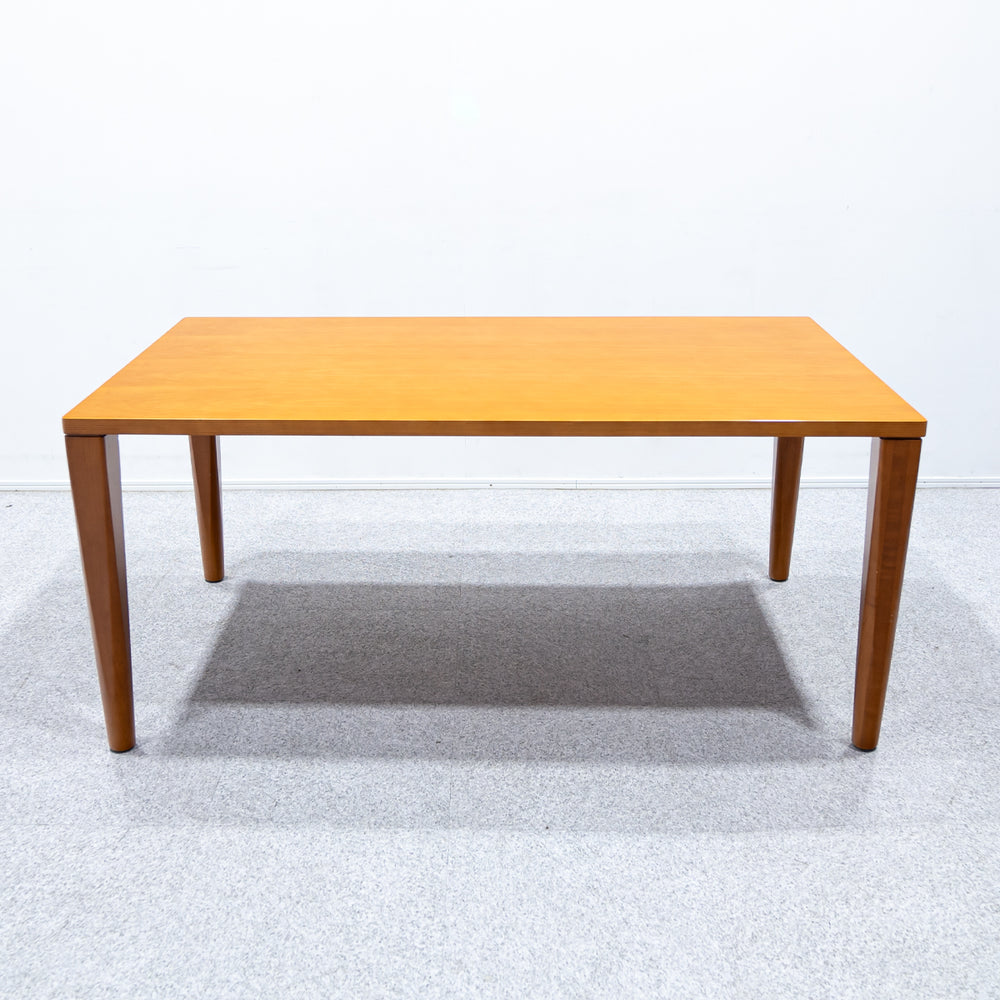 arflex / NS2F Dining Table, KUF Dining Chair