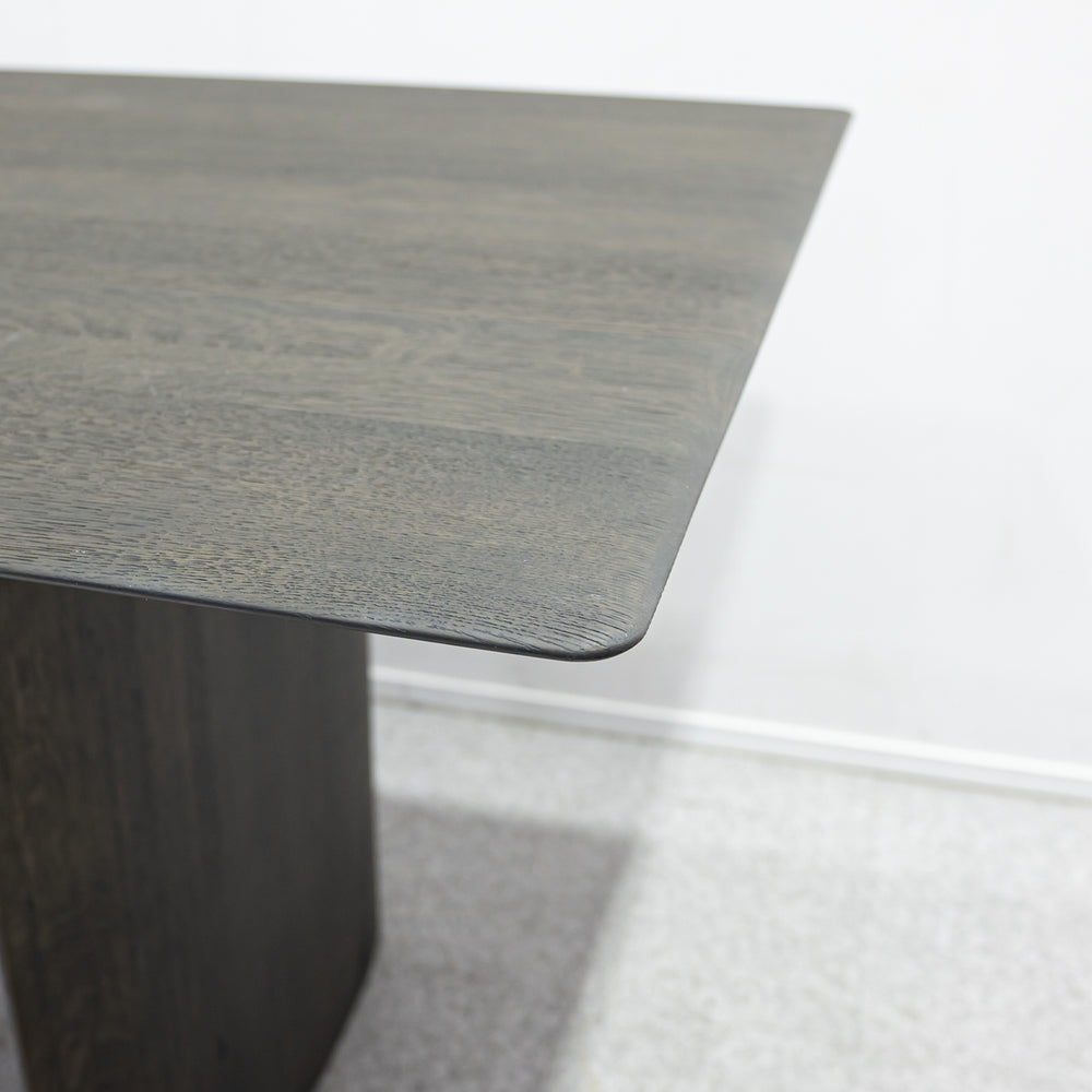 TIME&STYLE / A table in the silent forest