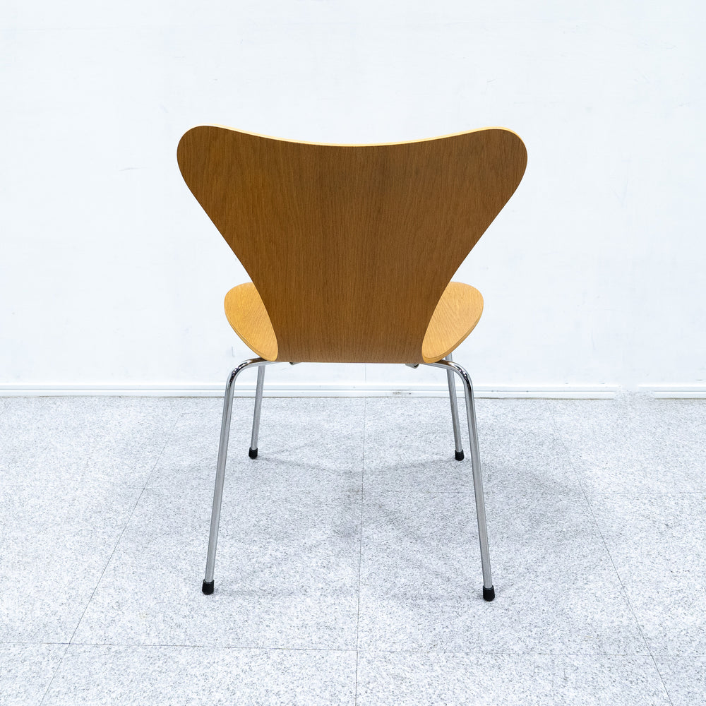 FRITZ HANSEN / SERIES 7