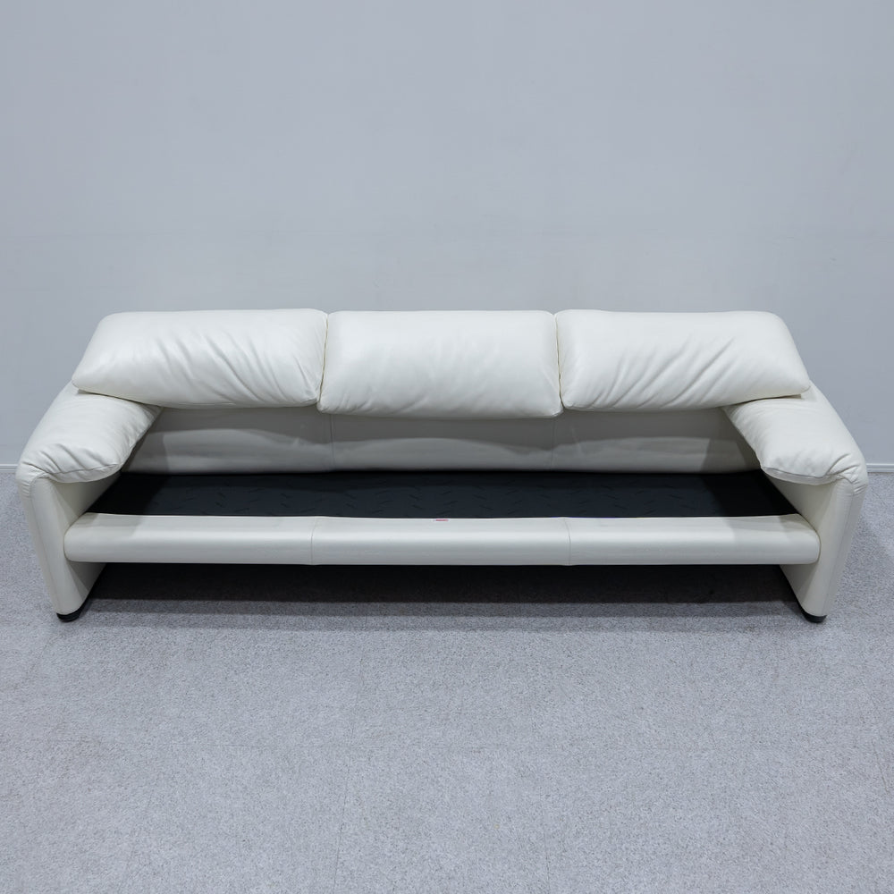 Cassina / 675 MARALUNGA 3P WHITE LEATHER