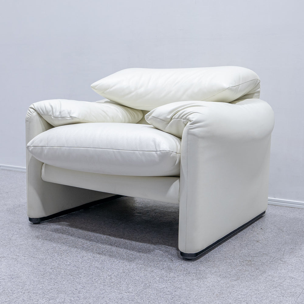 Cassina / 675 MARALUNGA 1P WHITE LEATHER