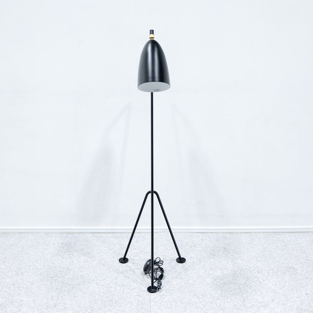 GUBI / Grasshopper Floor Lamp