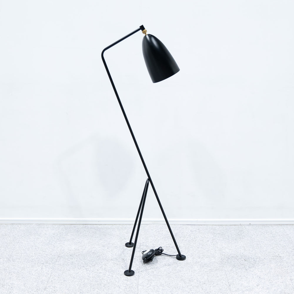 GUBI / Grasshopper Floor Lamp