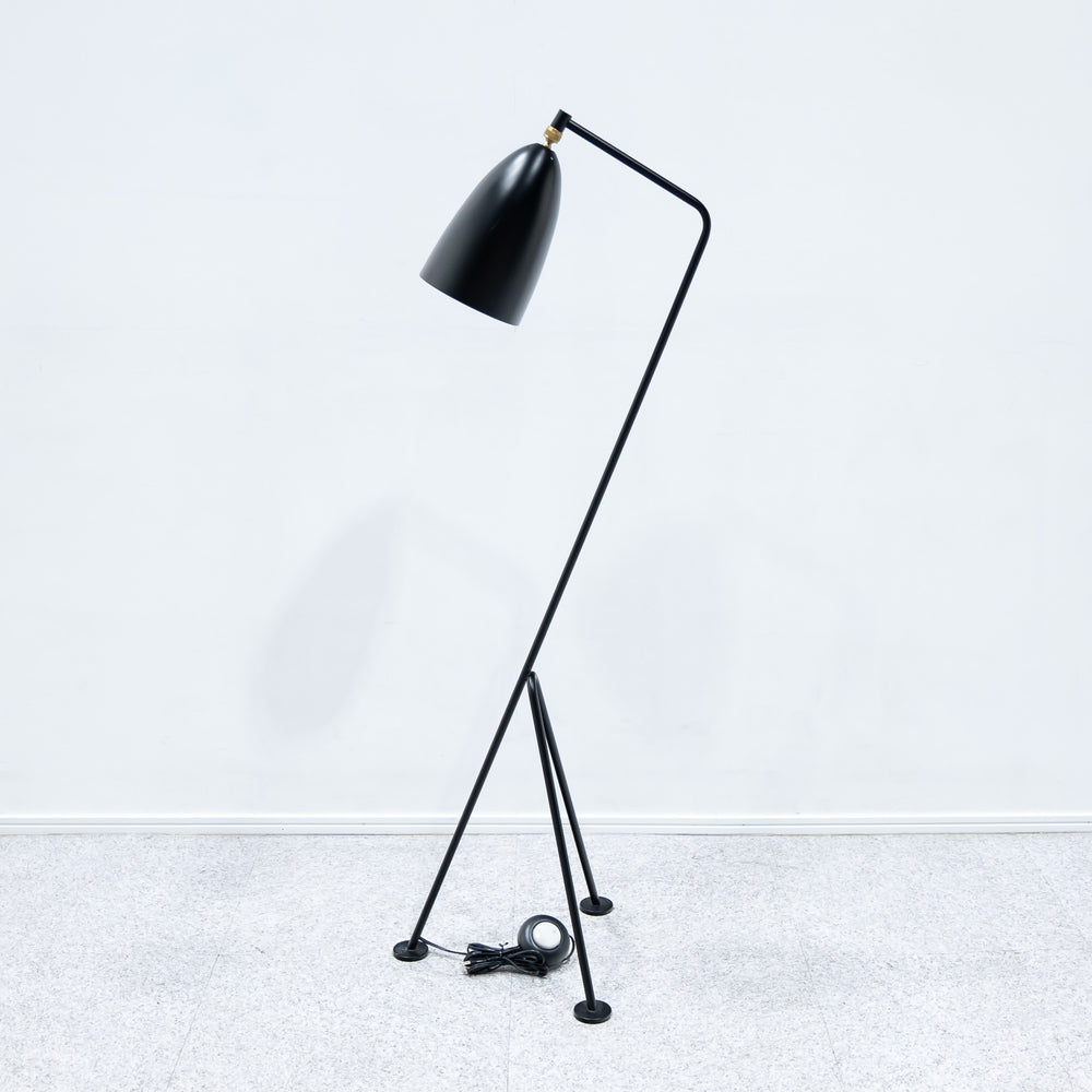 GUBI / Grasshopper Floor Lamp