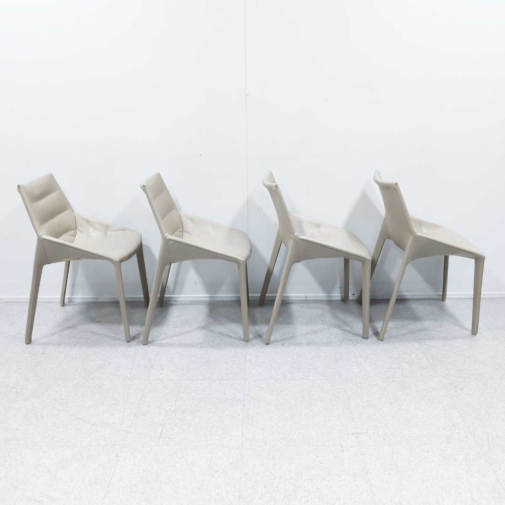 Molteni&C / OUTLINE