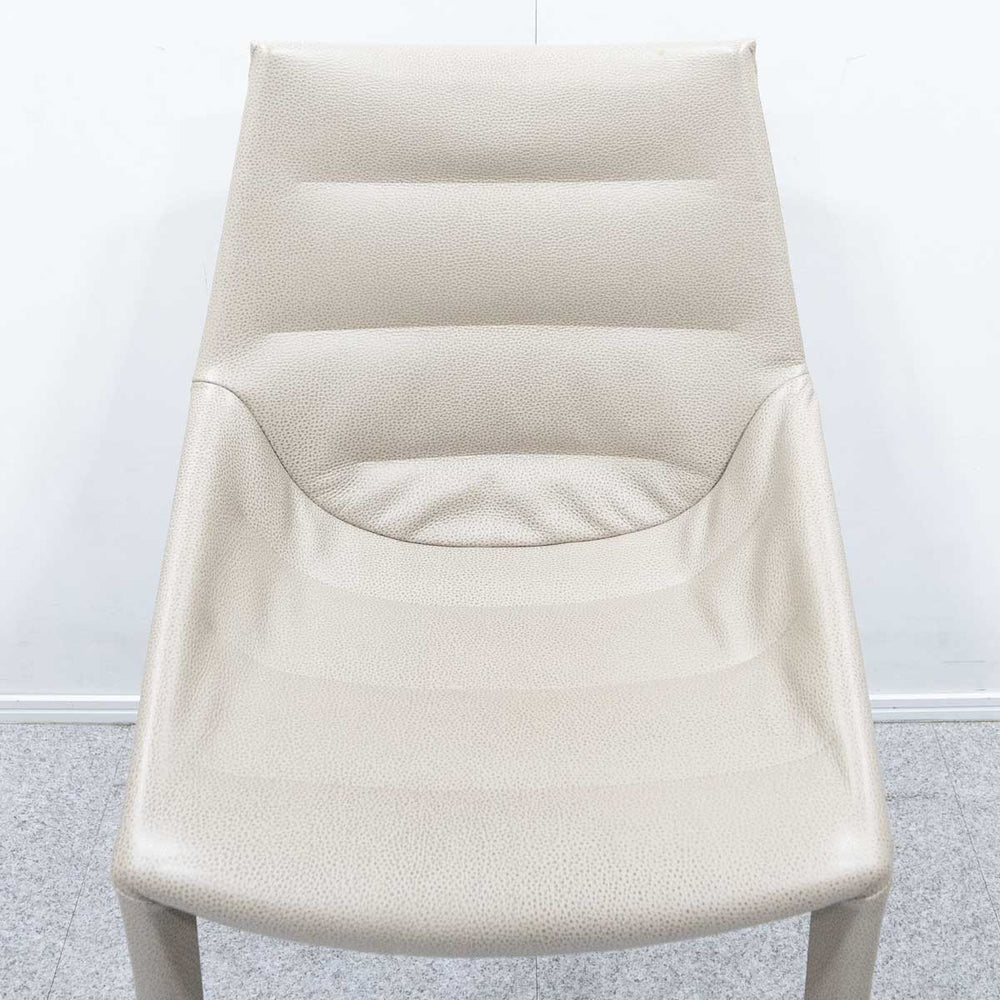 Molteni&C / OUTLINE