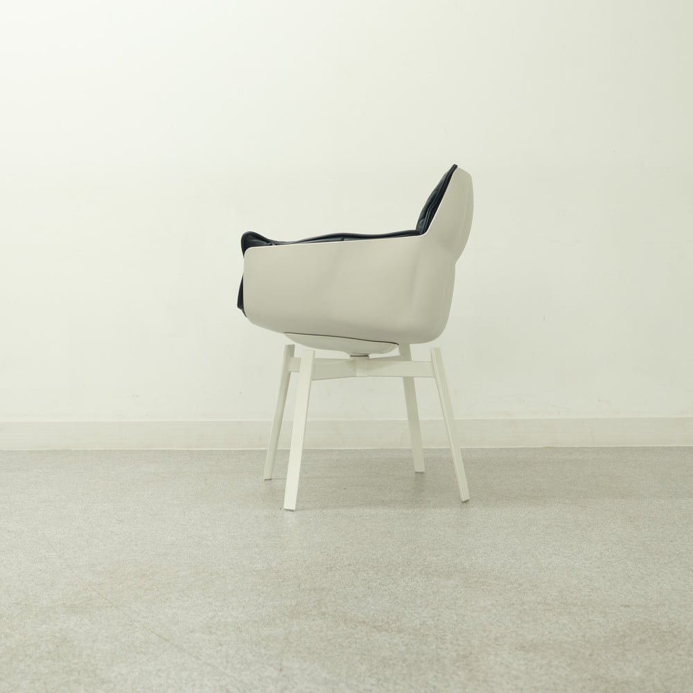 【展示品】B&B ITALIA / Husk / ビー・アンド・ビー イタリア