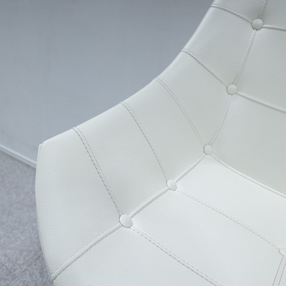 Cassina / 246 PASSION WHITE