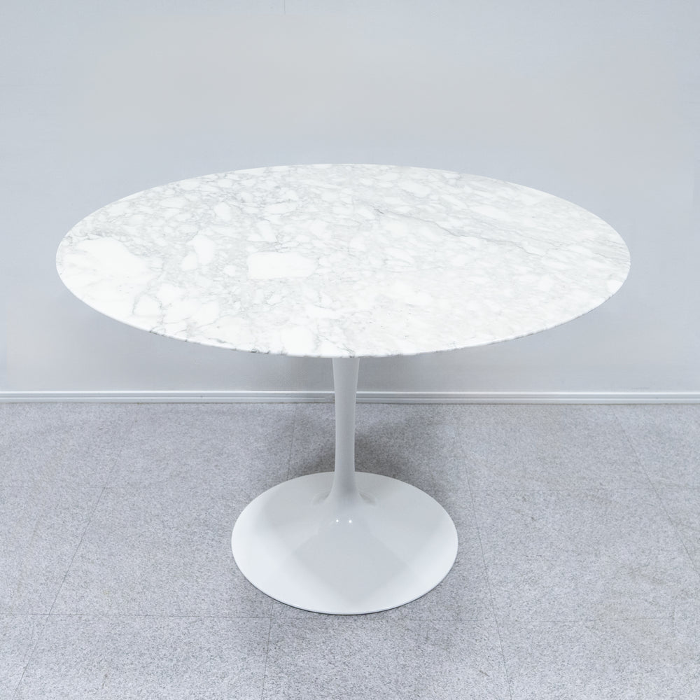 Knoll / Saarinen Collection Round Table