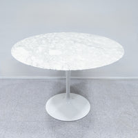 Knoll / Saarinen Collection Round Table