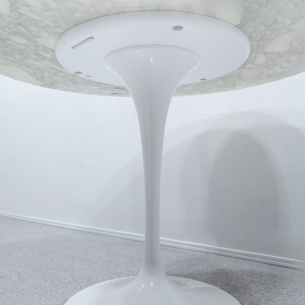 Knoll / Saarinen Collection Round Table