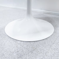 Knoll / Saarinen Collection Round Table