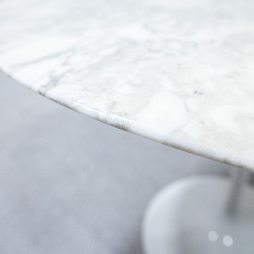 Knoll / Saarinen Collection Round Table