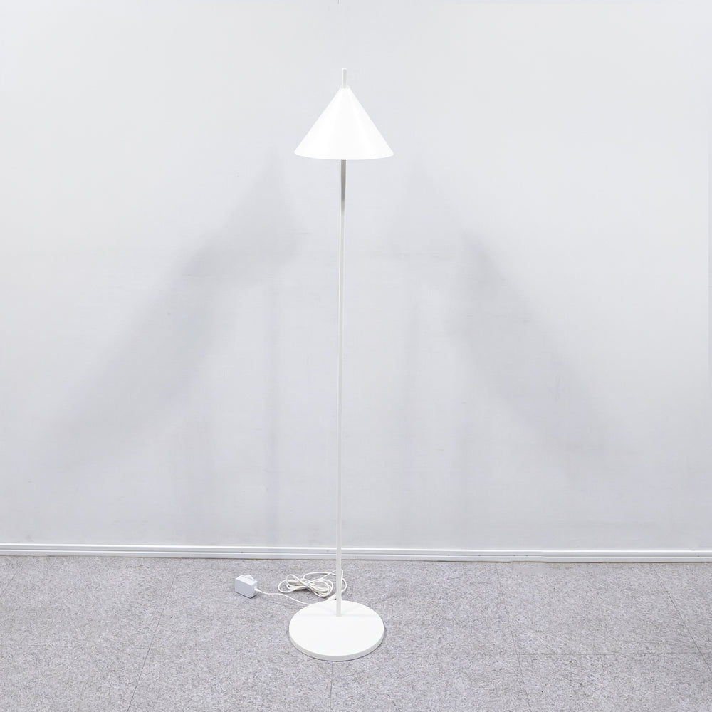 Louis Poulsen / Yuh Floor