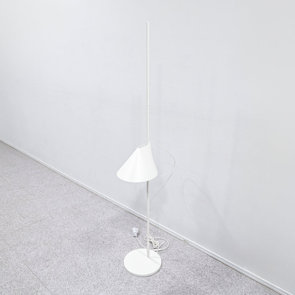 Louis Poulsen / Yuh Floor
