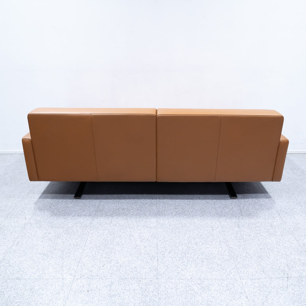 【展示品】Poltrona Frau / Kennedee Ferrari / ポルトローナ・フラウ