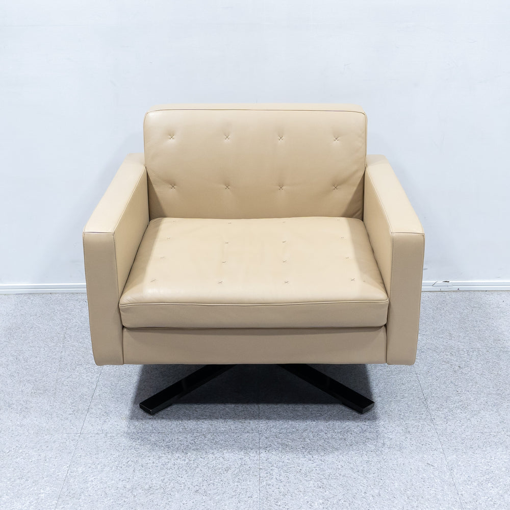 Poltrona Frau / Kennedee Ferrari model 1P sofa