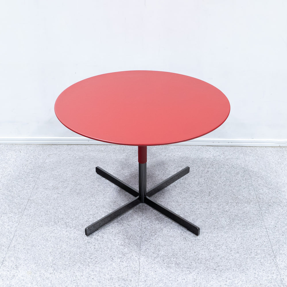 Poltrona Frau / Bob low table