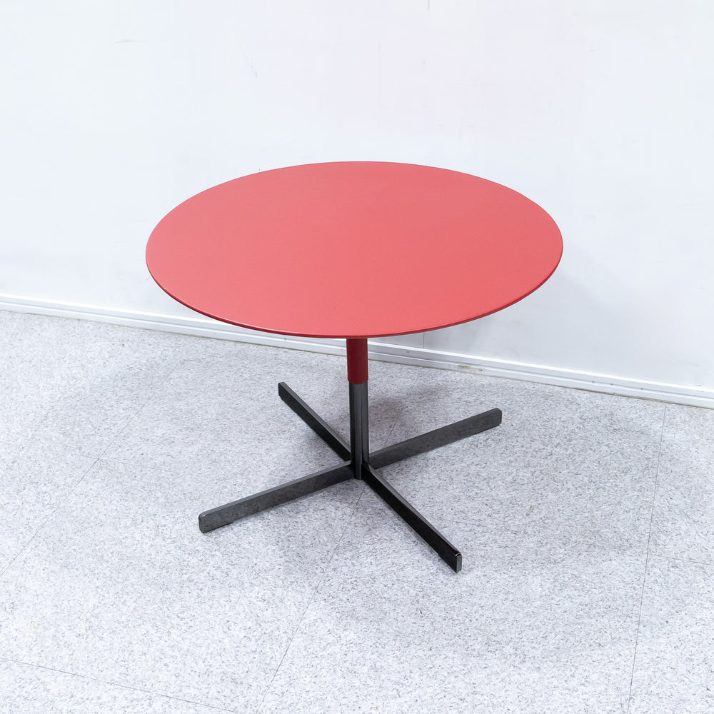 Poltrona Frau / Bob low table