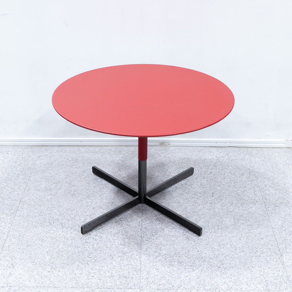Poltrona Frau / Bob low table