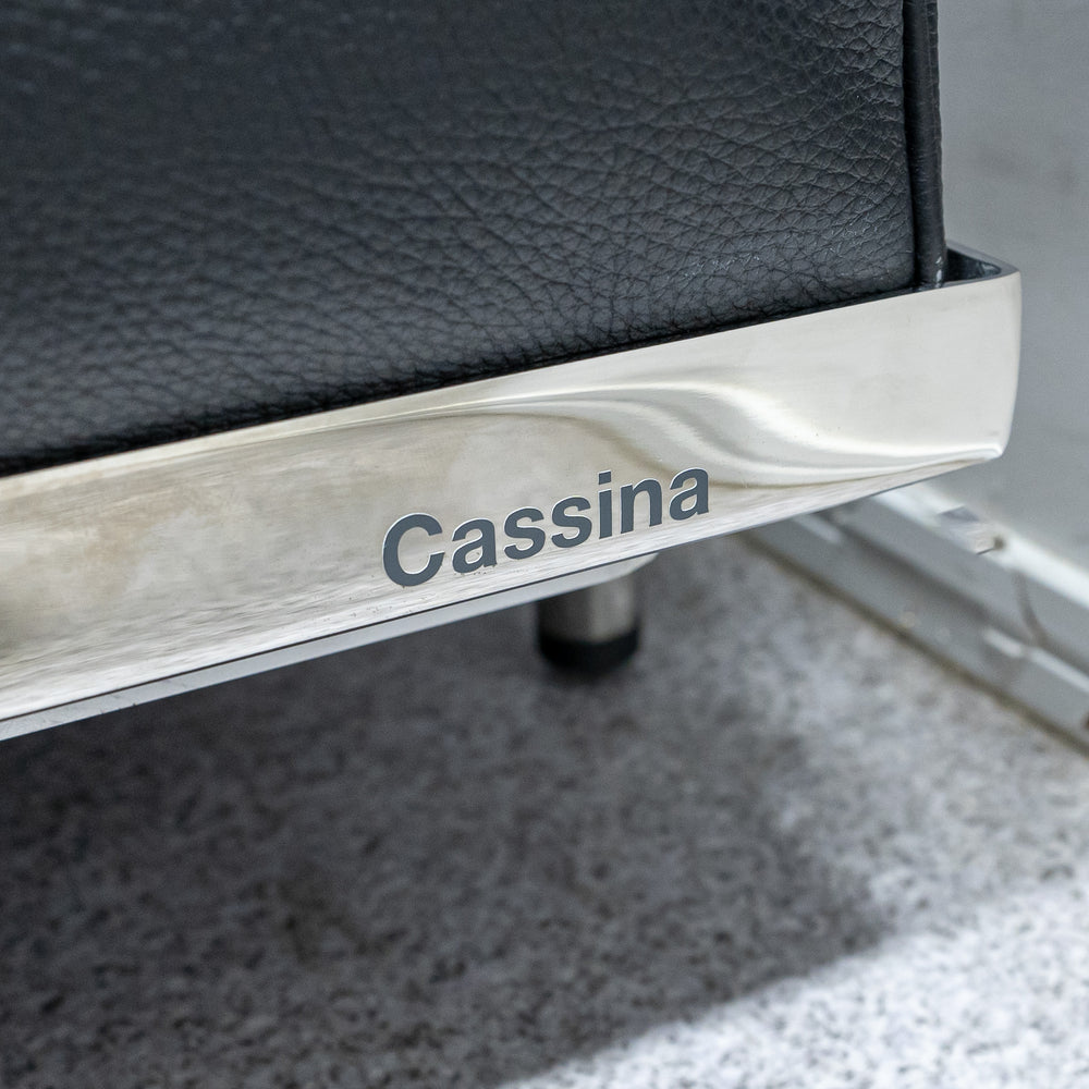 Cassina / 2 FAUTEUIL GRAND CONFORT, PETIT MODELE