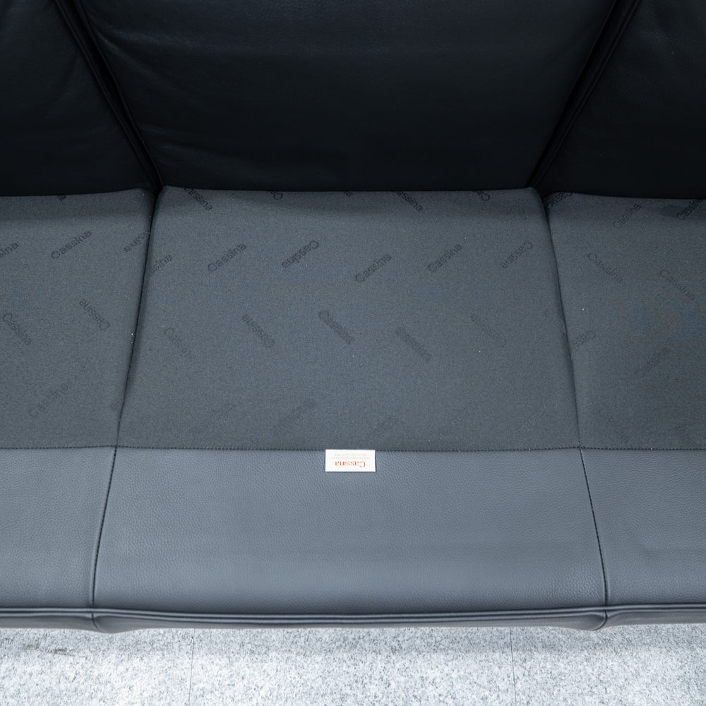 Cassina / 2 FAUTEUIL GRAND CONFORT, PETIT MODELE