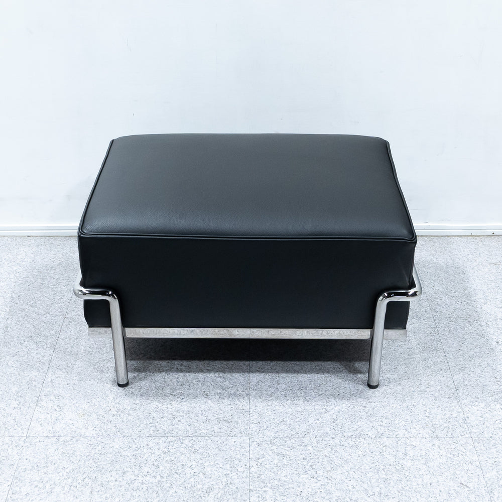 Cassina / 2 FAUTEUIL GRAND CONFORT, PETIT MODELE
