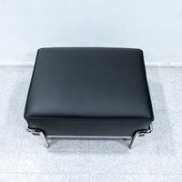 Cassina / 2 FAUTEUIL GRAND CONFORT, PETIT MODELE