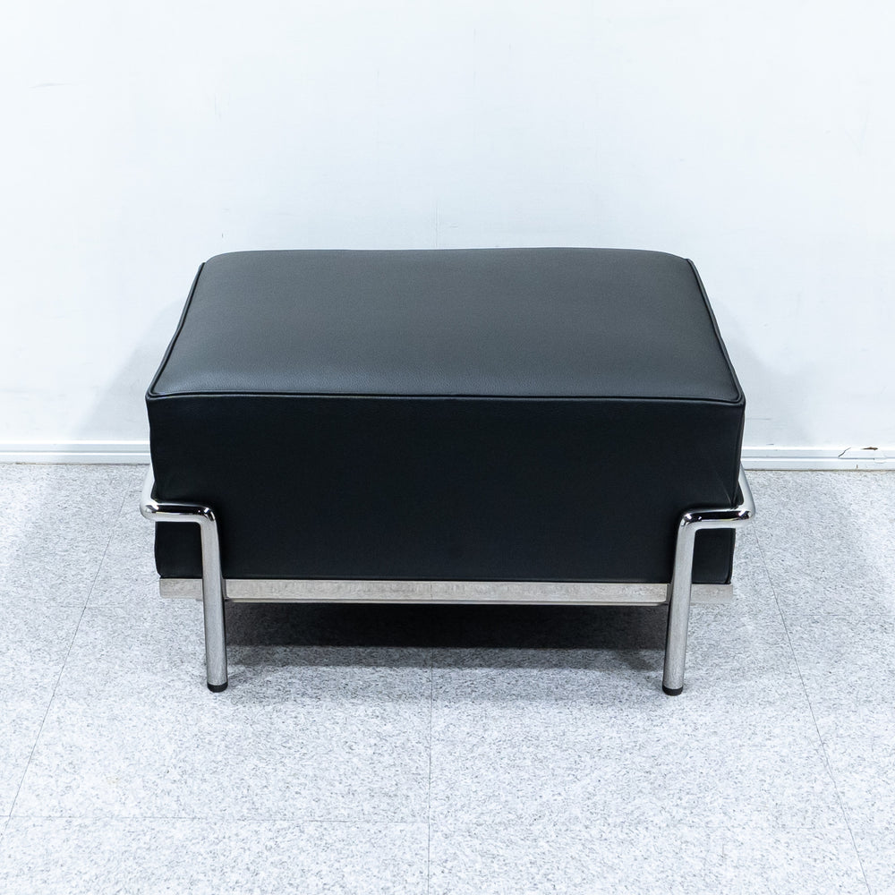 Cassina / 2 FAUTEUIL GRAND CONFORT, PETIT MODELE
