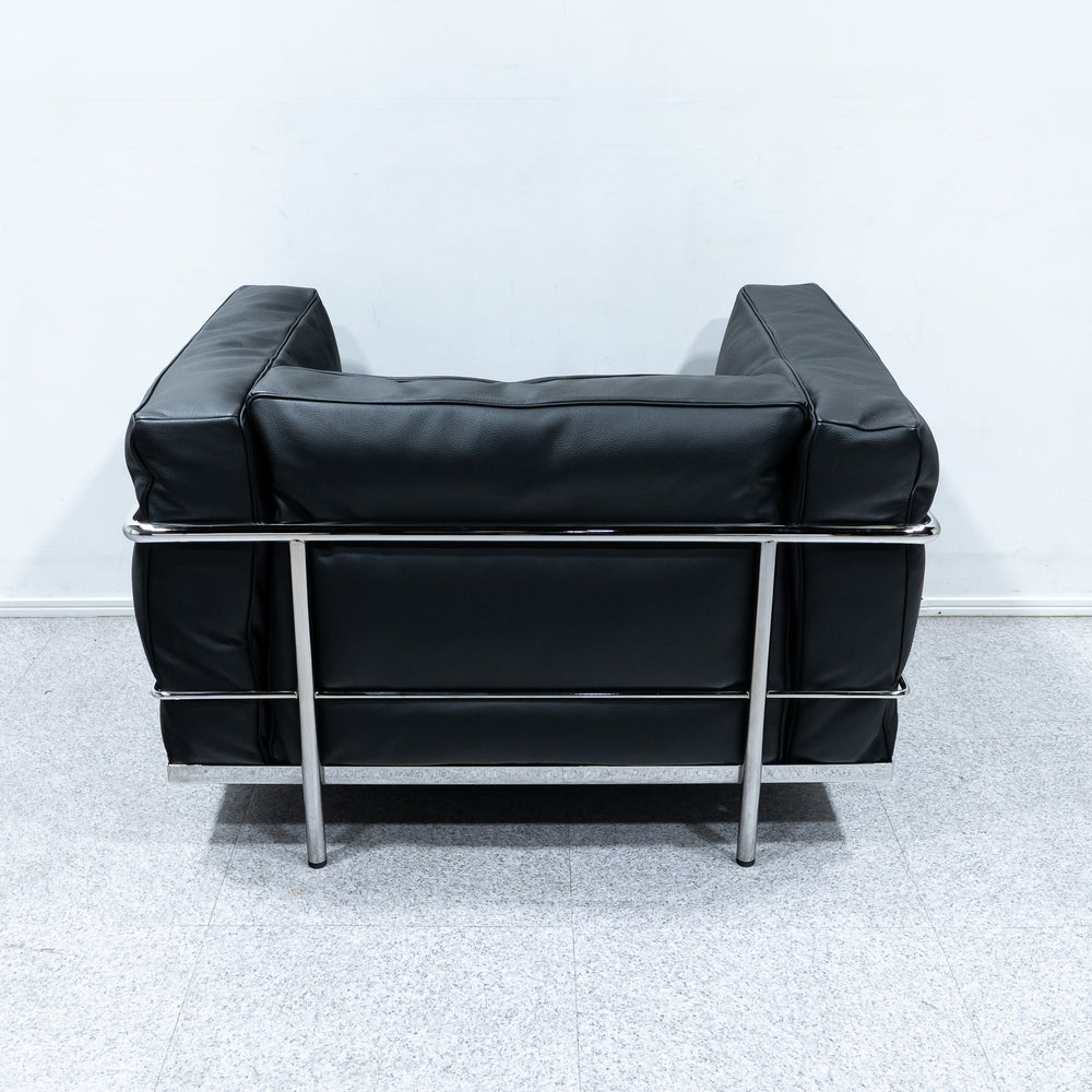 Cassina / 3 FAUTEUIL GRAND CONFORT, PETIT MODELE