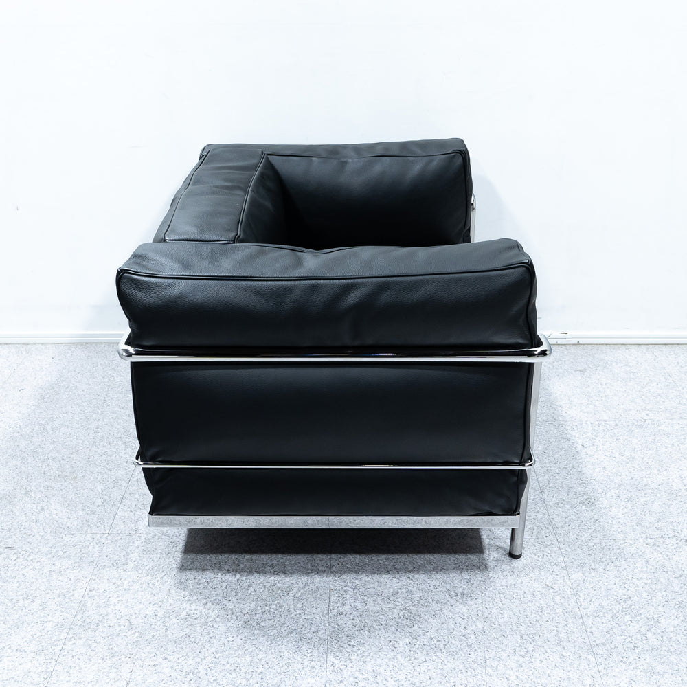 Cassina / 3 FAUTEUIL GRAND CONFORT, PETIT MODELE