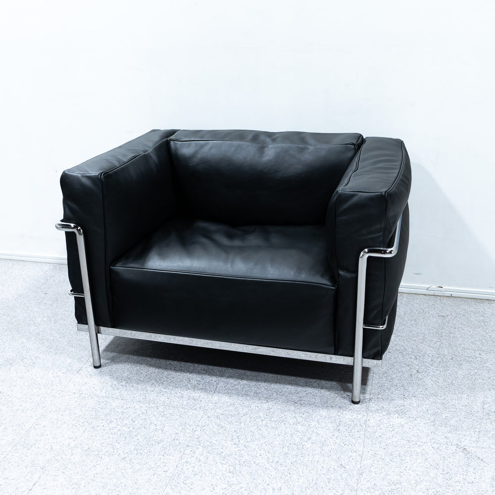 Cassina / 3 FAUTEUIL GRAND CONFORT, PETIT MODELE