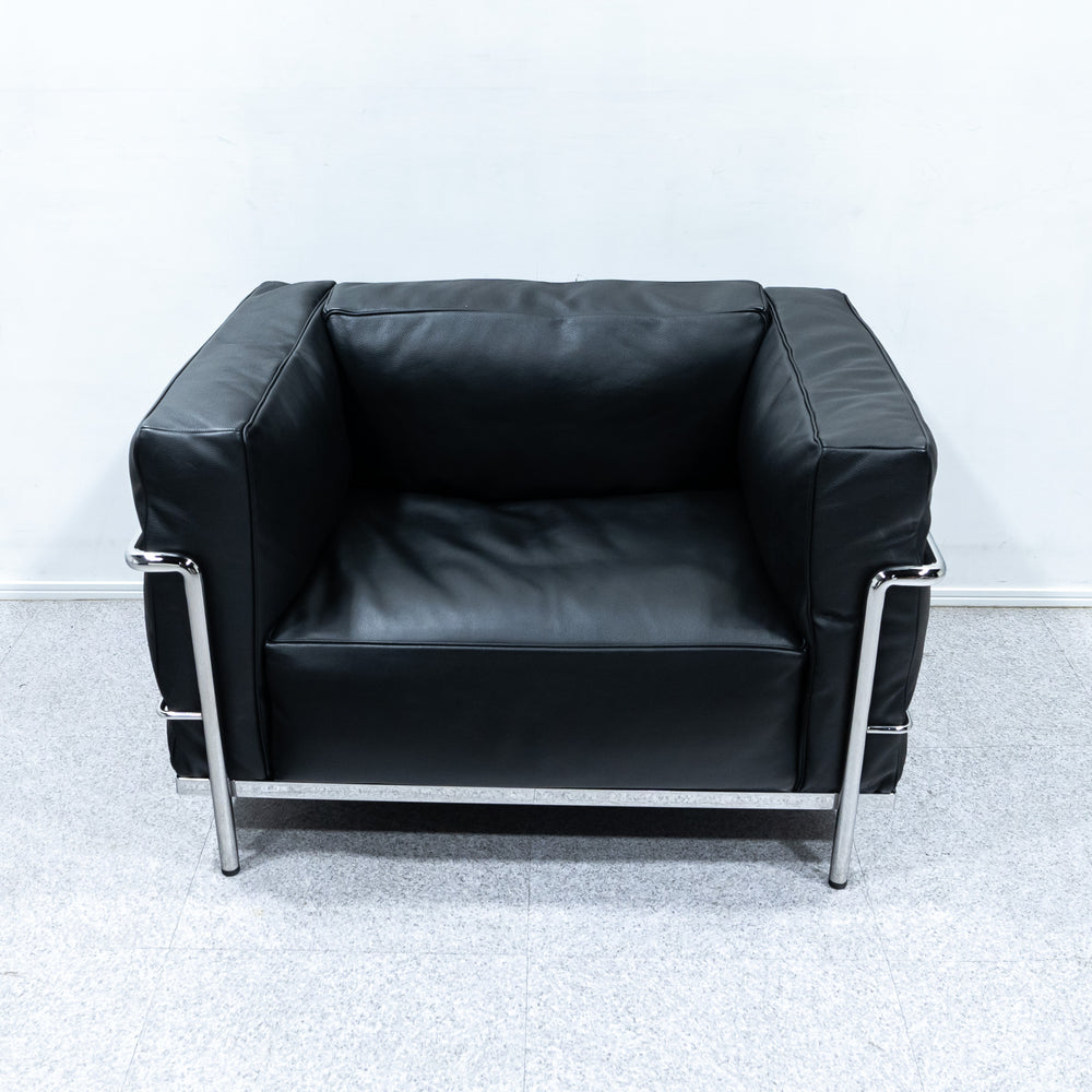 Cassina / 3 FAUTEUIL GRAND CONFORT, PETIT MODELE