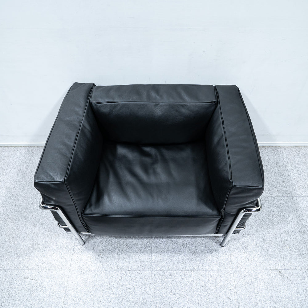 Cassina / 3 FAUTEUIL GRAND CONFORT, PETIT MODELE