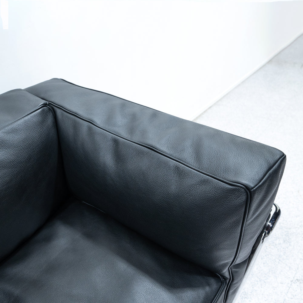 Cassina / 3 FAUTEUIL GRAND CONFORT, PETIT MODELE