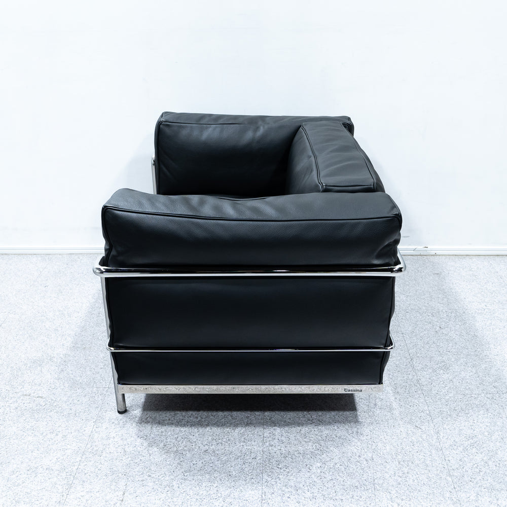 Cassina / 3 FAUTEUIL GRAND CONFORT, PETIT MODELE