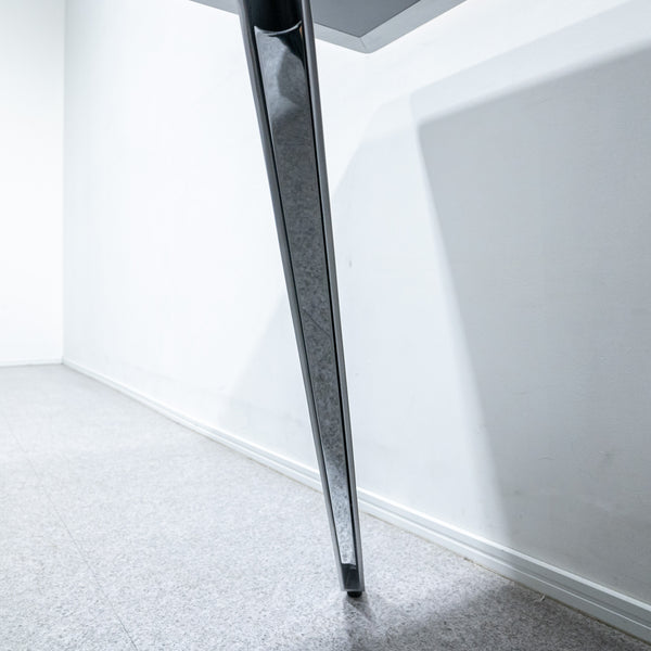 Cassina ixc. / JOY