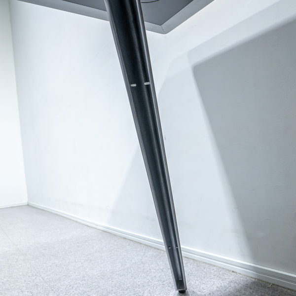 Cassina ixc. / JOY