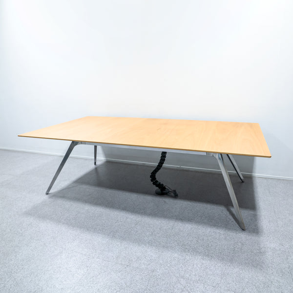 Cassina ixc. / JOY
