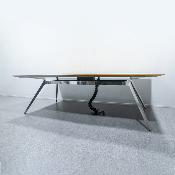 Cassina ixc. / JOY