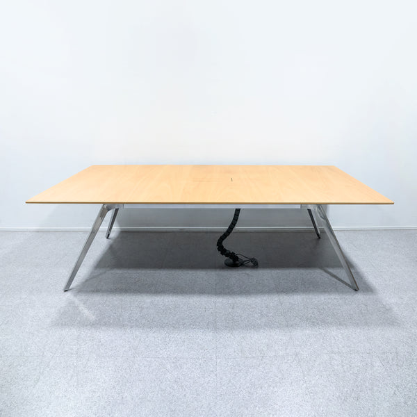 Cassina ixc. / JOY