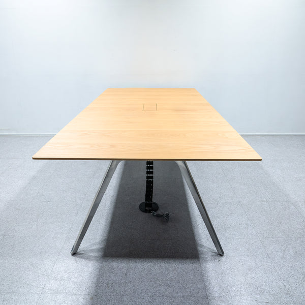 Cassina ixc. / JOY