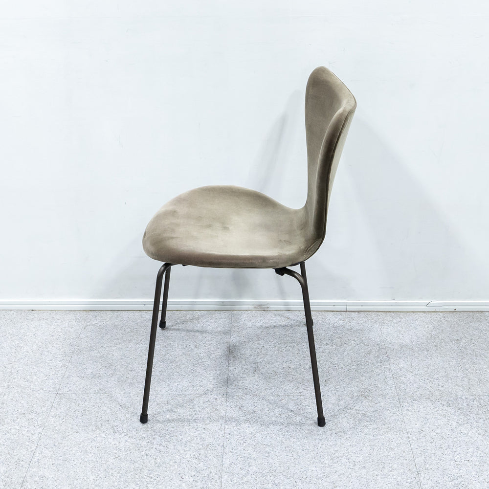 FRITZ HANSEN  / SERIES 7