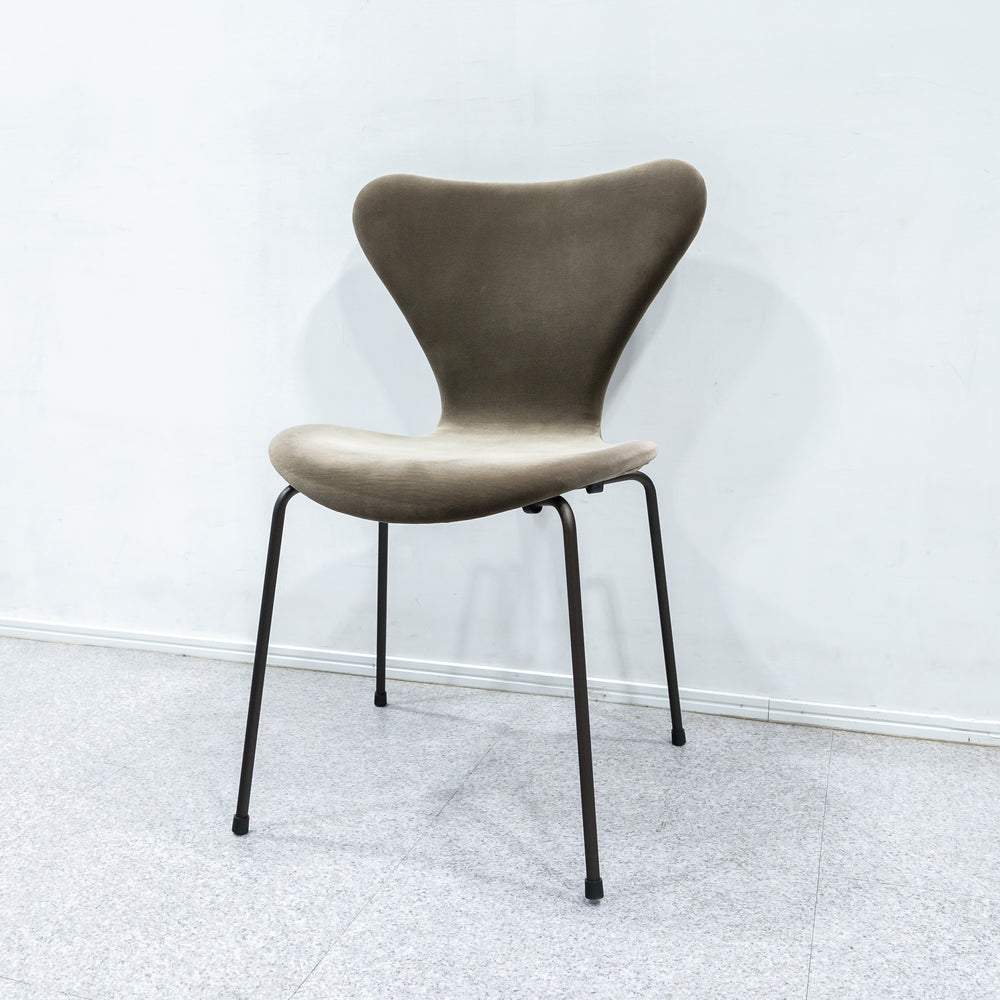 FRITZ HANSEN  / SERIES 7