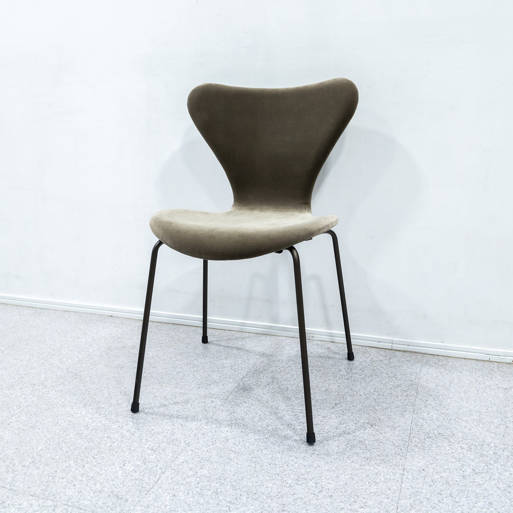 FRITZ HANSEN  / SERIES 7